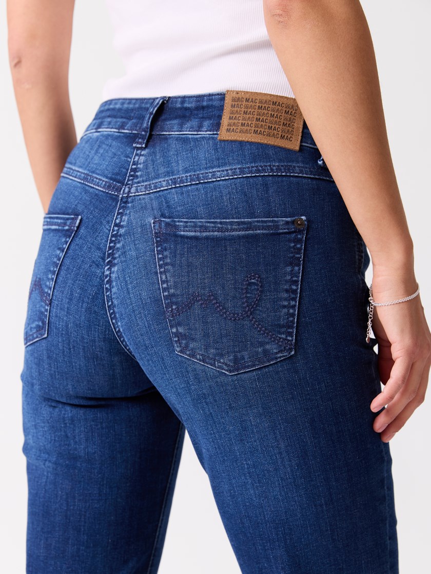 7253721 EOV 4067374761469 18_Laura EOV_Laura EOV 7253721.jpg_