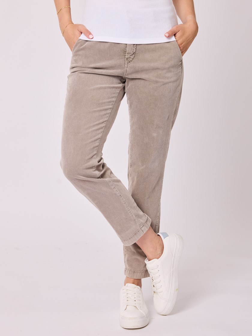 7252900 I3O 4069121132218 9_I3O_Chino I3O.jpg_