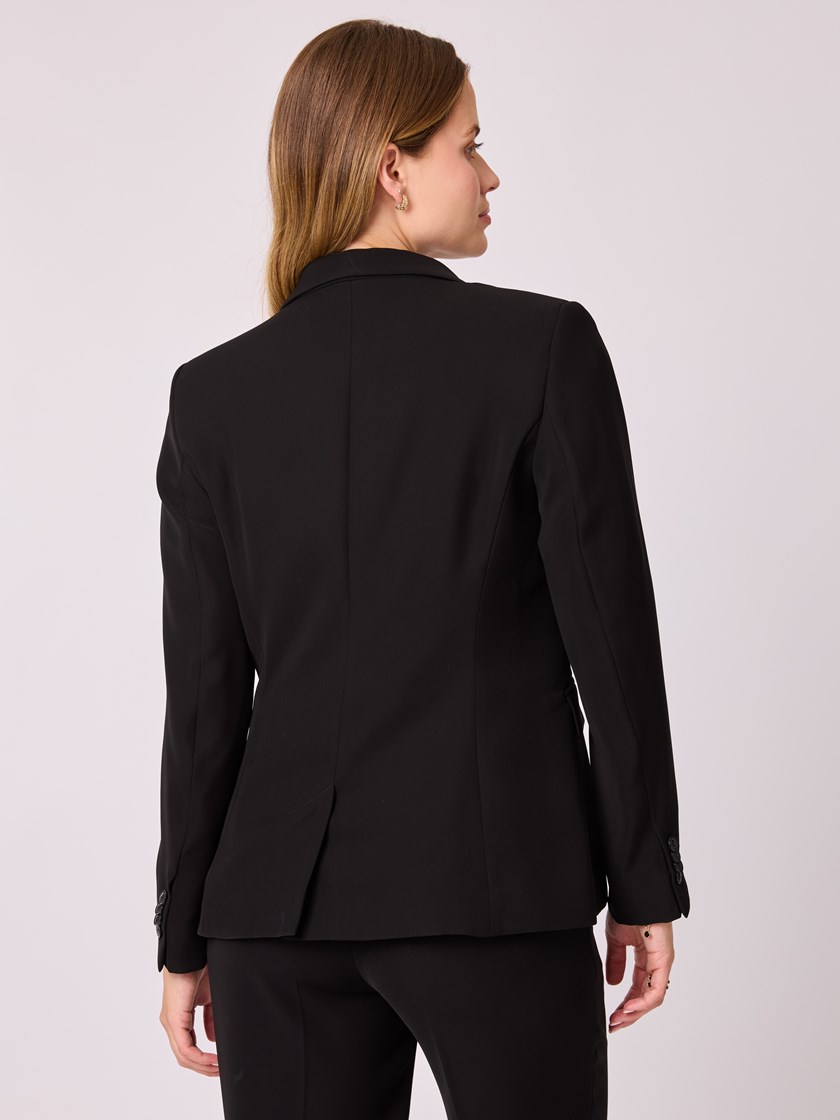 7251786 CAB 7028861498944 32_CAB_BETH BLAZER CAB.jpg_