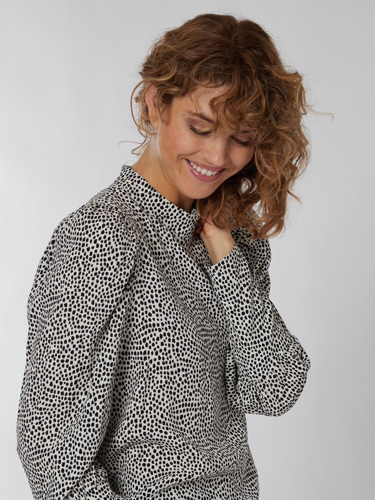 Ana bluse 7051643597139 39_Ana bluse I2V.jpg_