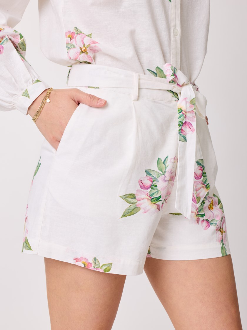 7511095 MHM 7051645208521 21_MHM_Bellamy shorts MHM.jpg_