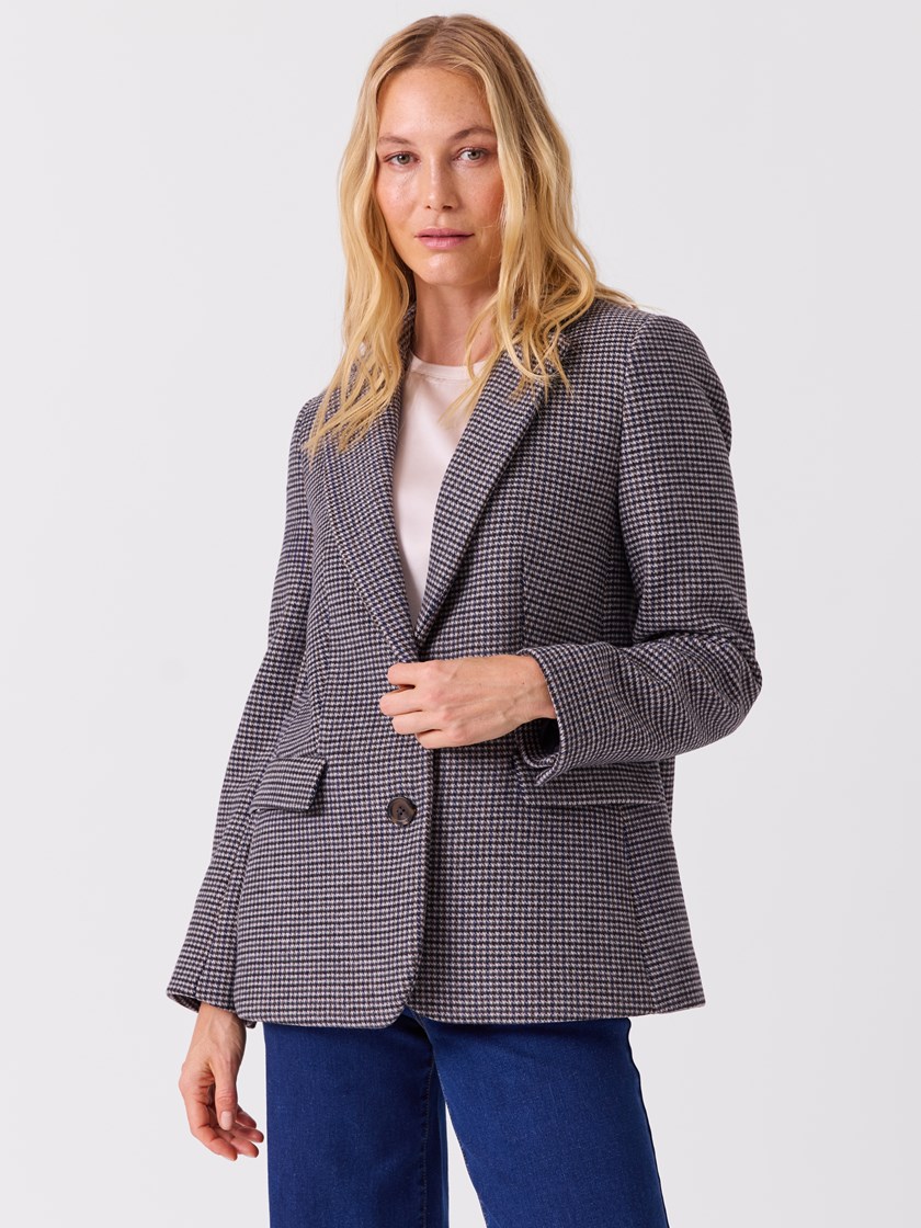 7516630 EM6 7051645783332 15_Luca blazer EM6.jpg_