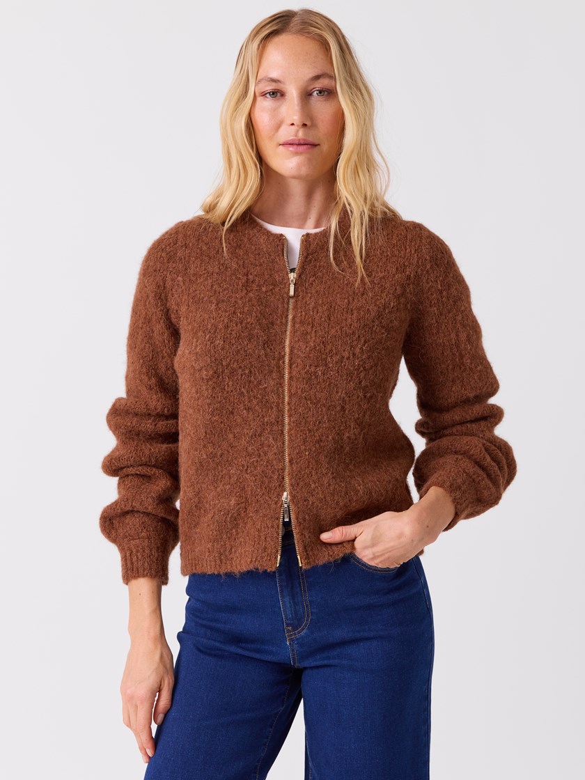7516109 APA 7051645784032 12_Eline zip cardigan APA.jpg_