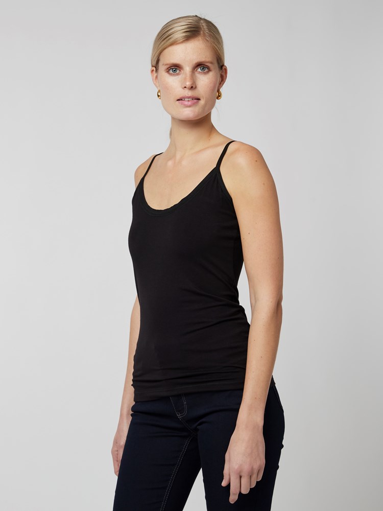 Finesse Singlet 7233707_800_Inwear_NOS_Modell-left_Finesse Singlet 800_Finesse Singlet 800 7233707.jpg_