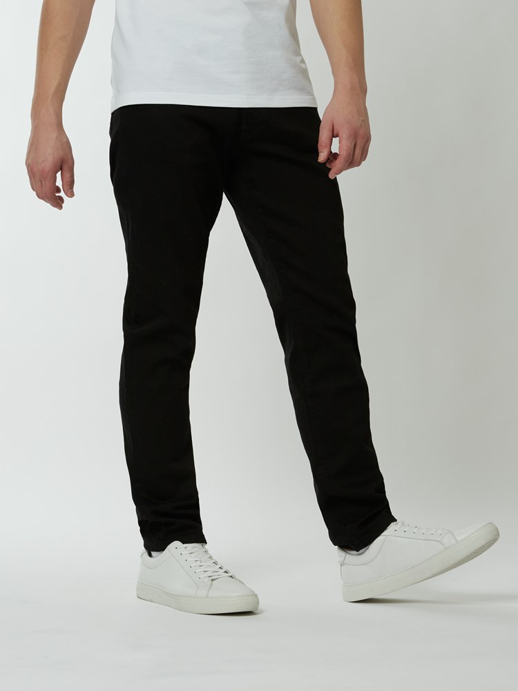 REGULAR RALPH BLK. BLK. STRETCH JEANS 7239753_DAI-HENRYCHOICE-NOS-Modell-Left_chn=boys_91122.jpg_REGULAR RALPH BLK. BLK. STRETCH JEANS DAI.jpg_Left||Left