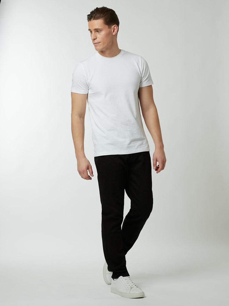 REGULAR RALPH BLK. BLK. STRETCH JEANS 7239753_DAI-HENRYCHOICE-NOS-Modell-Right_chn=boys_99858.jpg_REGULAR RALPH BLK. BLK. STRETCH JEANS DAI.jpg_Right||Right