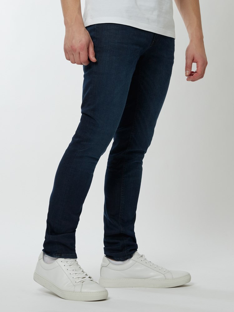 SLIM WILL DEEP BLUE HYPER STRETCH JEANS 7239800_D06-HENRYCHOICE-NOS-Modell-left_85748.jpg_SLIM WILL DEEP BLUE HYPER STRETCH JEANS D06 7239800.jpg_Left||Left