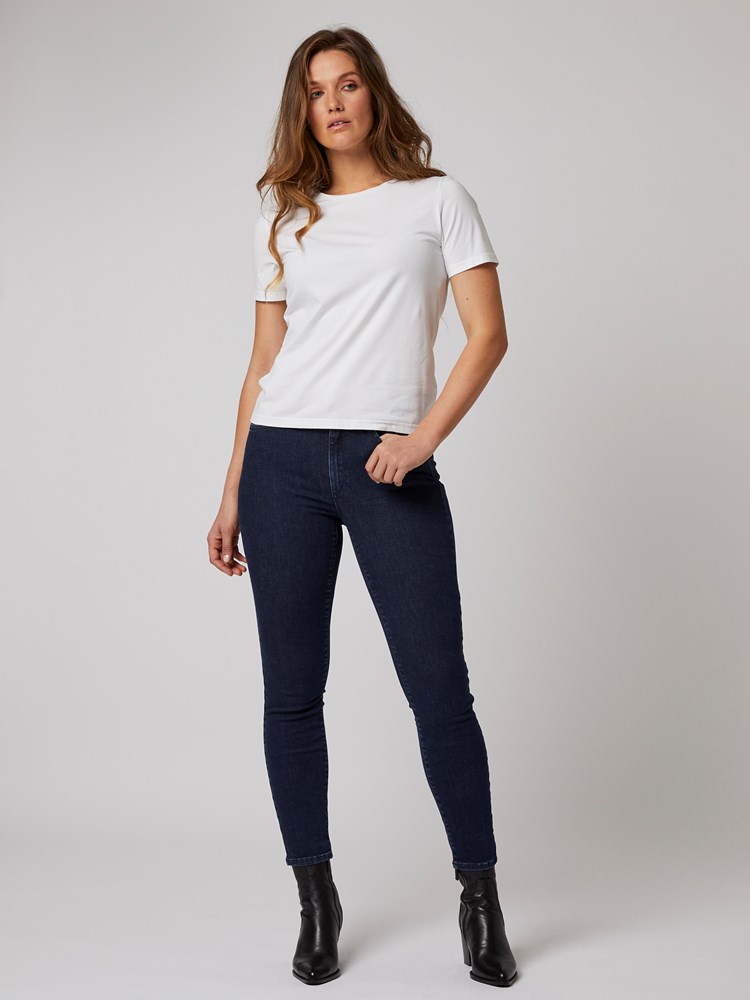 Jane T-skjorte 7242296_O68-BLU-S20-Modell-front_63150_Jane T-skjorte O68.jpg_Front||Front