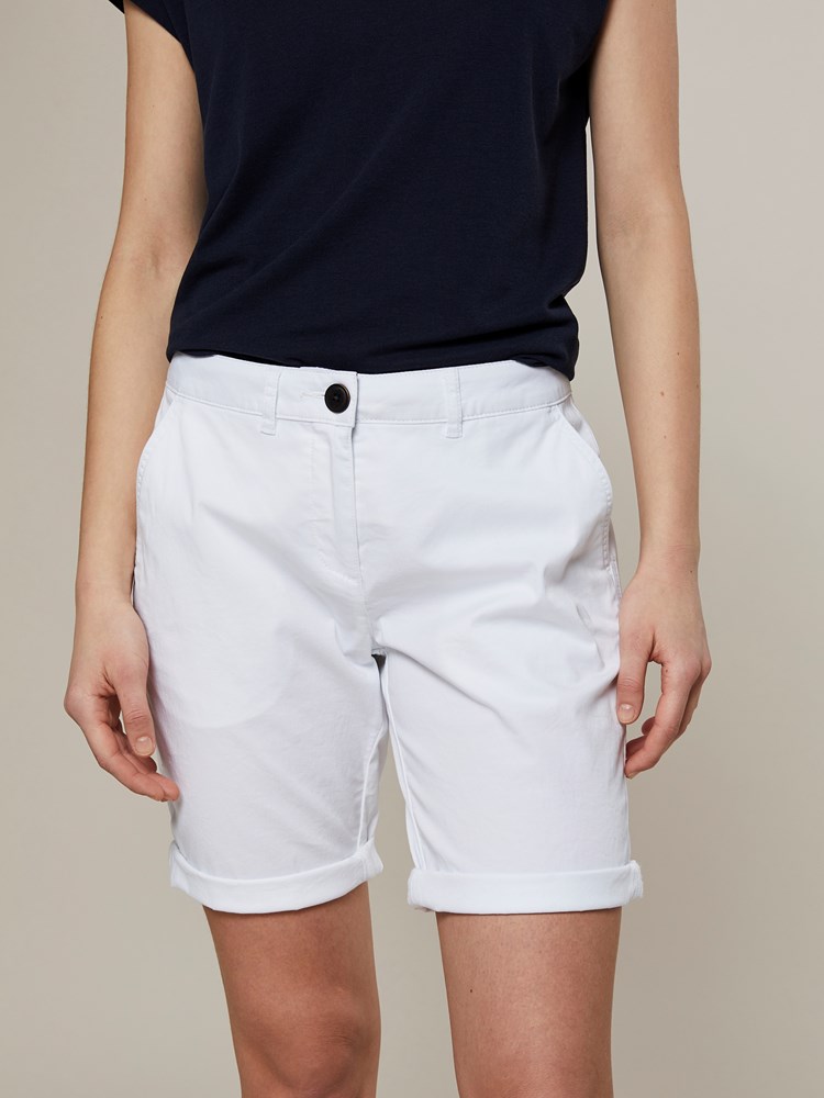 Cerise shorts 7242917_JEAN PAUL_H20_CERISE SHORTS_18_O68_HVIT_799_Modell_-front_97333_Cerise shorts O68_Cerise shorts O68 7250161.jpg_