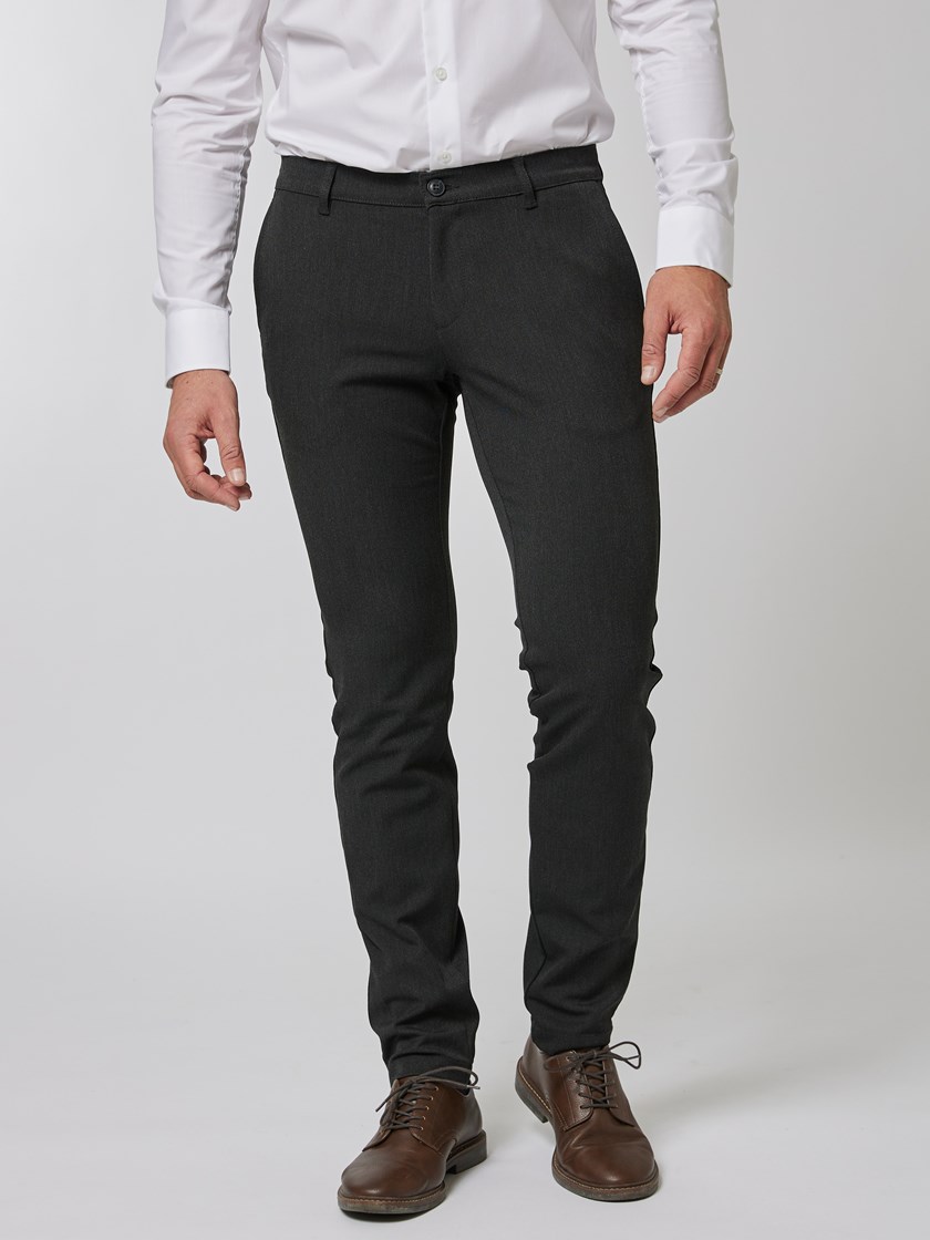 7243702 700 7243702_700-RICCO VERO-NOS-Modell-Front_chn=vic_1.jpg_Front||Front