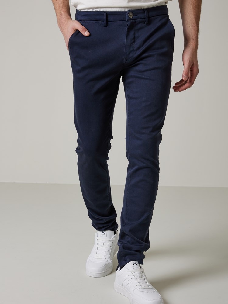 Alan Color Hyper Stretch Chino 7244105_EM6-JEANPAUL-NOS-Modell-Front_7536_Alan Color Hyper Stretch Chino EM6.jpg_Front||Front