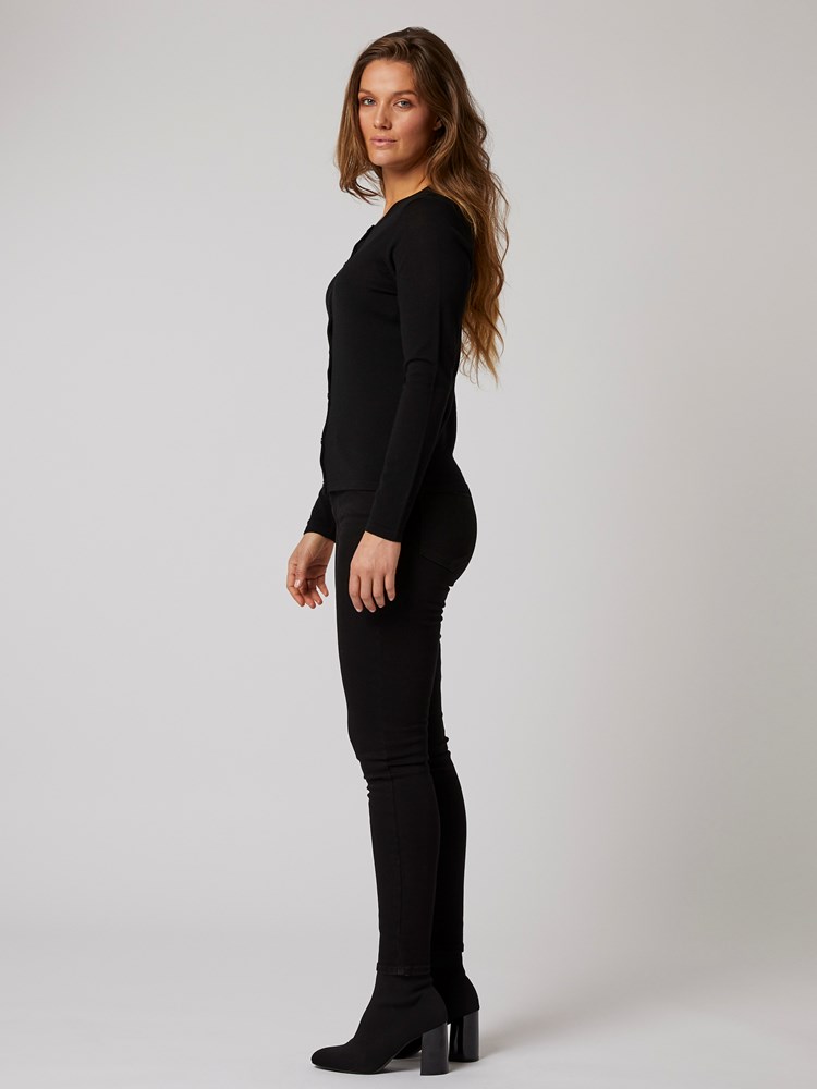 Susanne Cardigan 7244801_C18-BLU-A20-Modell-left_21587_Susanne Cardigan C18.jpg_Left||Left
