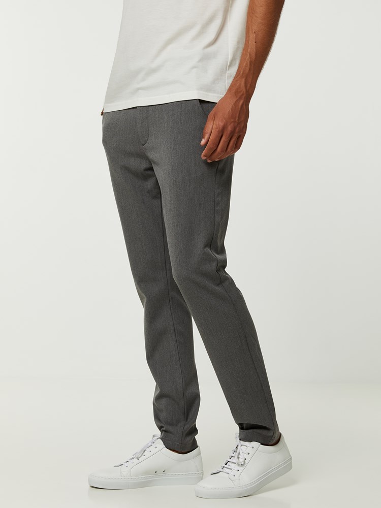 Slim taper suit bukse 7244885_IEL-HENRYCHOICE-A20-Modell-left_41068_Slim taper suit bukse IEL 7244885.jpg_