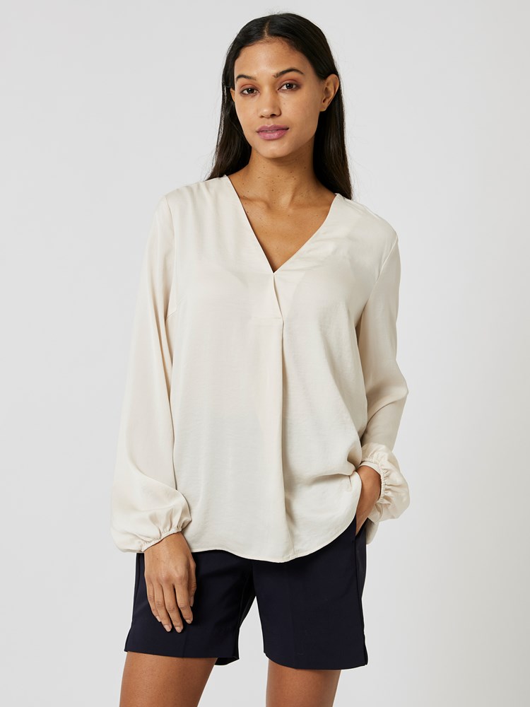 Rinda bluse 7245356_101-IN WEAR-S24-Modell-Front_chn=vic_9743.jpg_Front||Front
