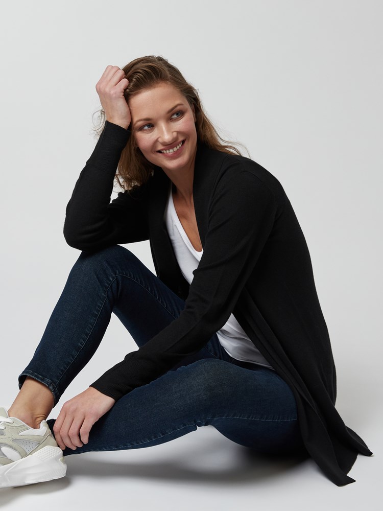 Sanne Strikkejakke 7246225_C18-BLU-NOS-Modell-right_98423_Sanne Strikkejakke C18.jpg_Right||Right