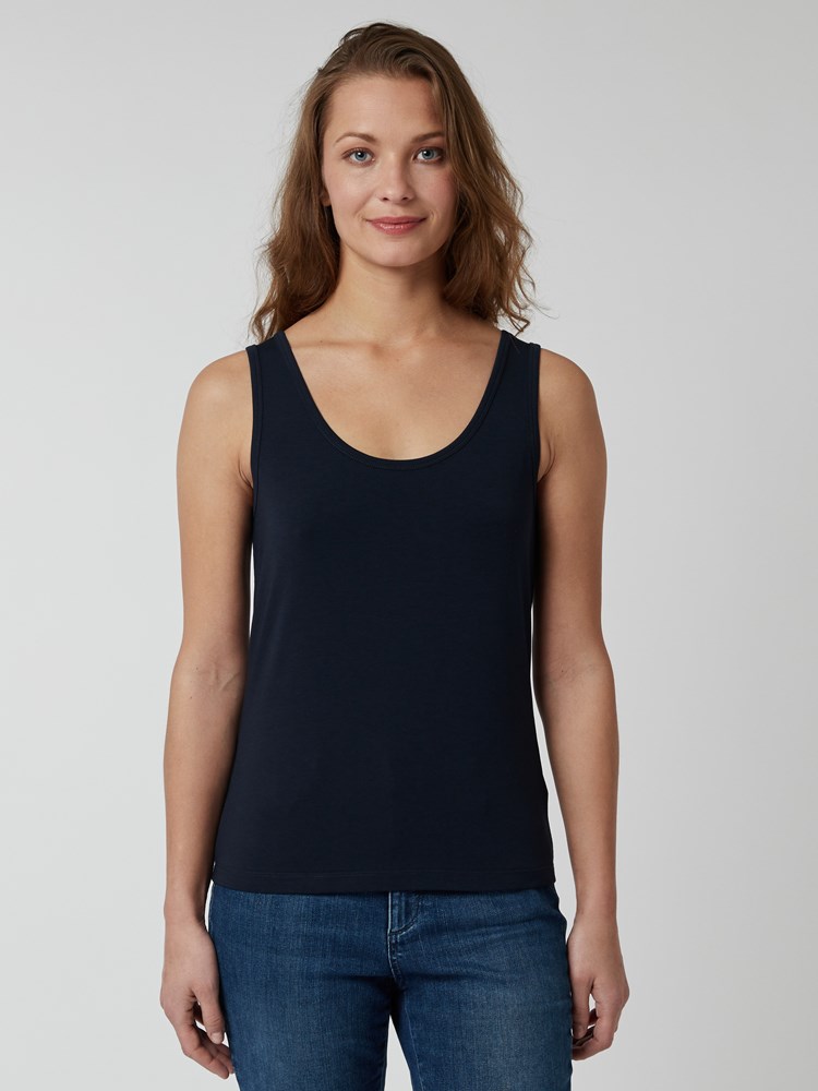 Jane Singlet 7246234_EM6-BLU-S21-Modell-right_5738_Jane Singlet EM6 7246234.jpg_Right||Right