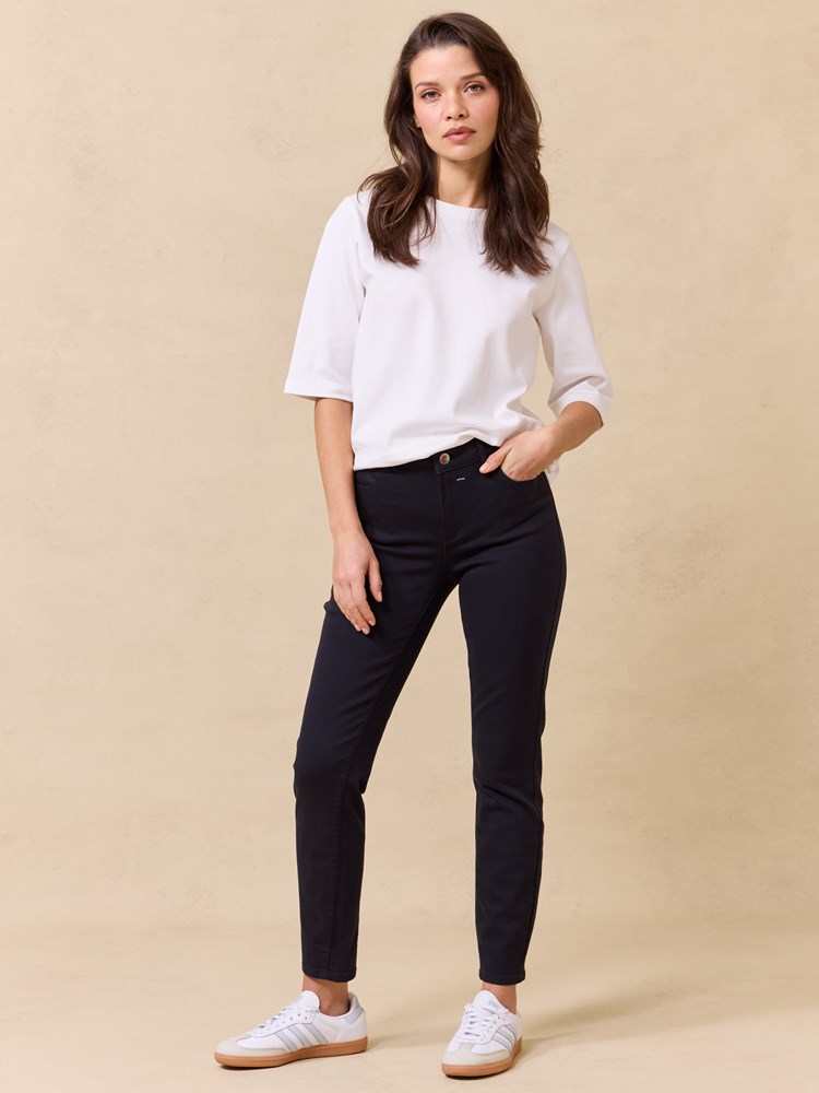 Sabine Cropped Color Jeans 7246412_EM6-JEANPAUL-NOS-Modell-Front_2499_Sabine Cropped Color Jeans EM6_Sabine Cropped Color Jeans EM6 7246412.jpg_