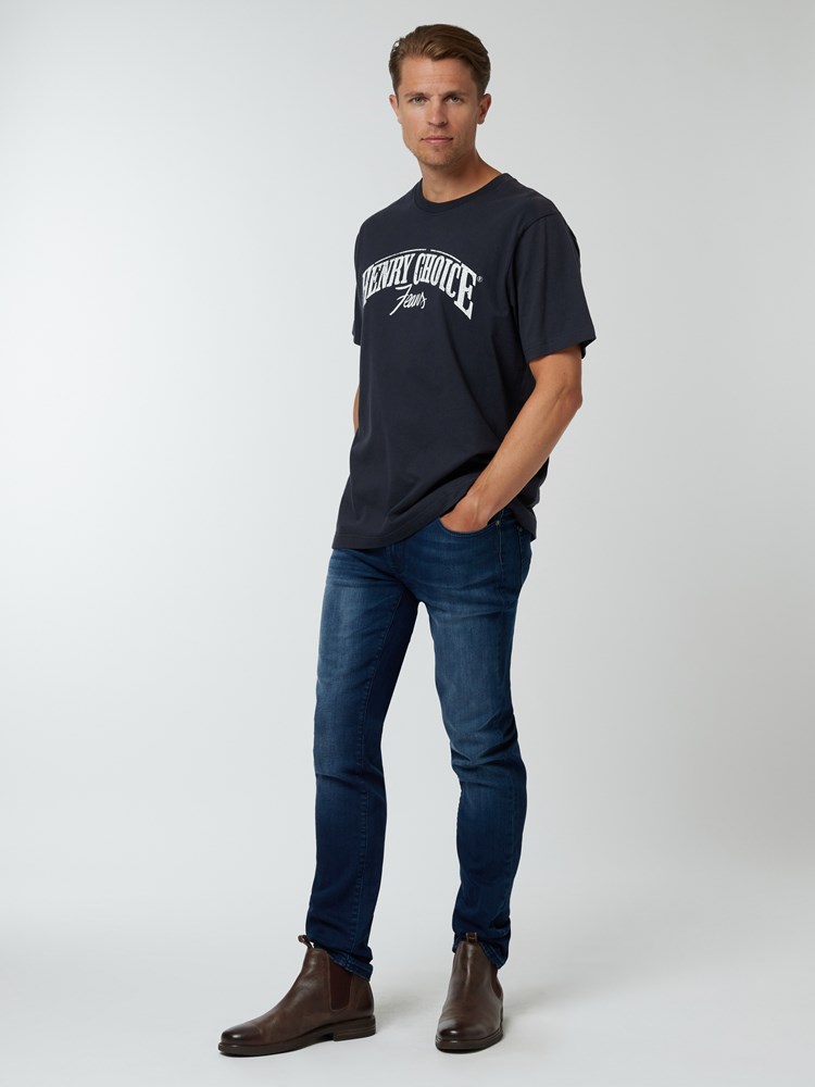 Logo T-Skjorte 7246619_C27-HENRYCHOICE-NOS-Modell-Front_chn=vic_16614_Logo T-Skjorte C27.jpg_Front||Front