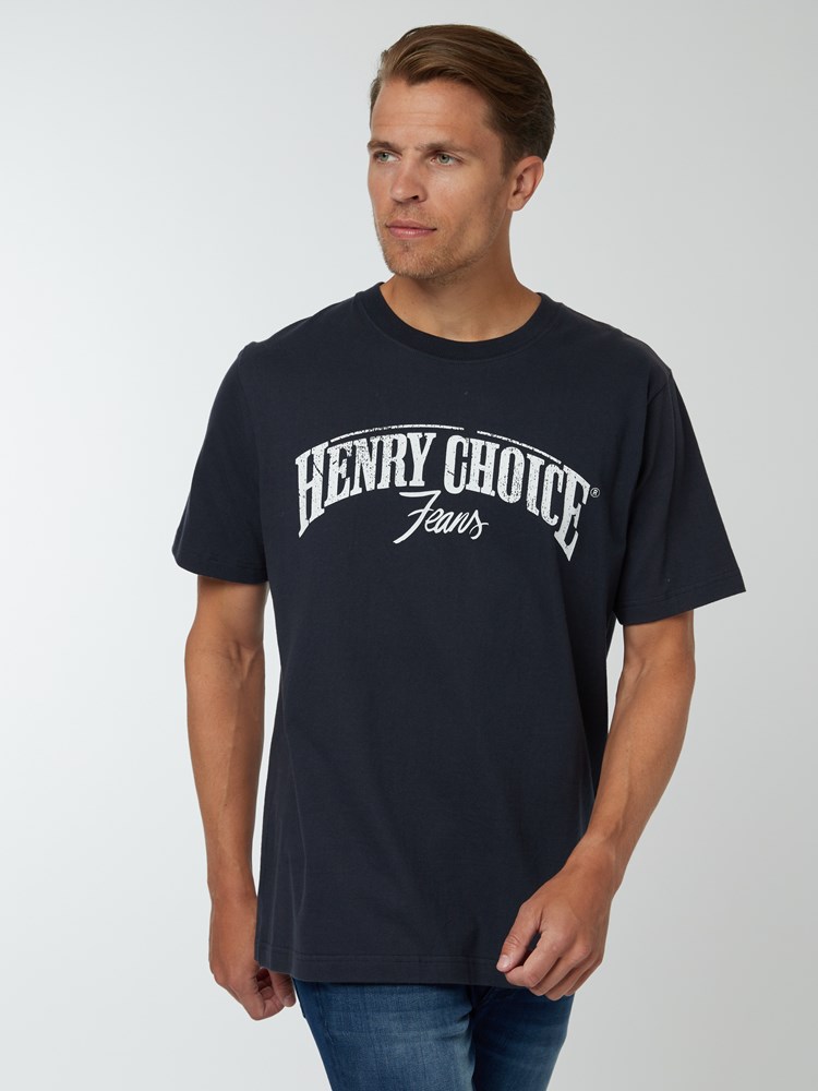 Logo T-Skjorte 7246619_C27-HENRYCHOICE-NOS-Modell-Front_chn=vic_69471_Logo T-Skjorte C27.jpg_Front||Front