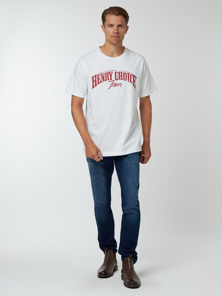 Logo T-Skjorte 7246619_O82-HENRYCHOICE-NOS-Modell-Front_chn=vic_15711_7246619 O82_Logo T-Skjorte O82.jpg_Front||Front