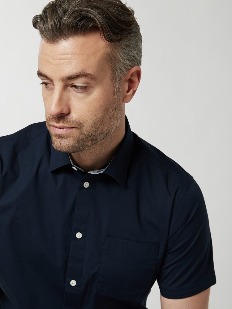 MICHAEL SKJORTE 7246936_ENM-MRCAPUCHIN-H21-Modell-Front_chn=vic_99476_MICHAEL SKJORTE ENM.jpg_Front||Front