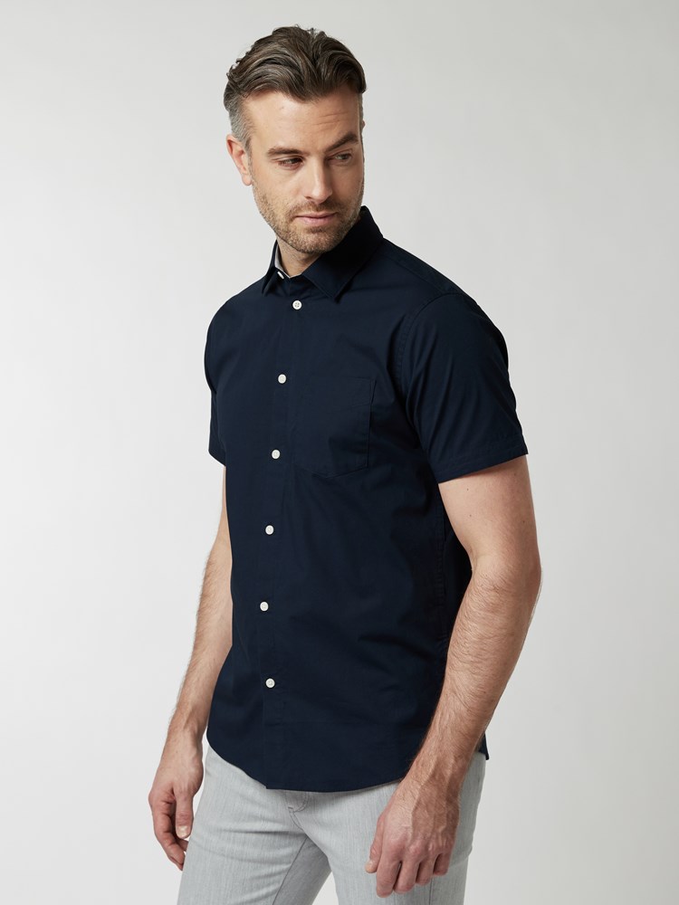 MICHAEL SKJORTE 7246936_ENM-MRCAPUCHIN-H21-Modell-Left_chn=vic_20863_MICHAEL SKJORTE ENM.jpg_Left||Left