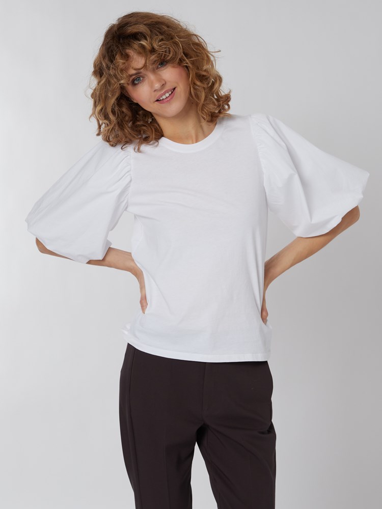 Ume Topp 7247358_100-IN WEAR-S22-Modell-Front_chn=vic_6257_Ume Topp 100.jpg_Front||Front