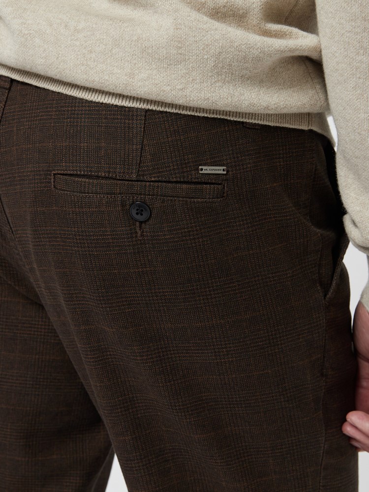 Slim Check Chino 7248236_AIX-MRCAPUCHIN-A21-Modell-Front_chn=vic_57284_Slim Check Chino AIX.jpg_Front||Front
