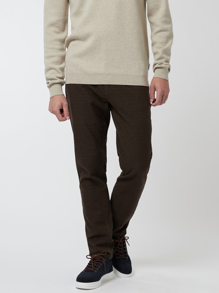 Slim Check Chino 7248236_AIX-MRCAPUCHIN-A21-Modell-Front_chn=vic_86109_Slim Check Chino AIX.jpg_Front||Front