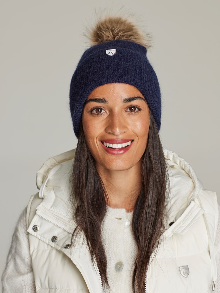 Winter lue 7248451_JEAN PAUL_W21_WINTER BEANIE_40_EM6_BLÅ_599_Modell_-front_85125_Winter lue EM6_Winter lue EM6 7502154.jpg_