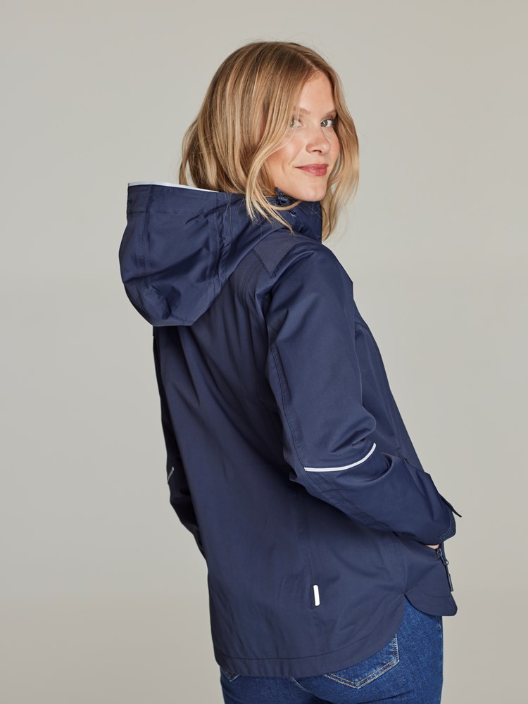 Cille jakke 7248973_EM6-JEANPAULFEMME-S22-Modell-back_14170_Cille jakke EM6.jpg_Back||Back