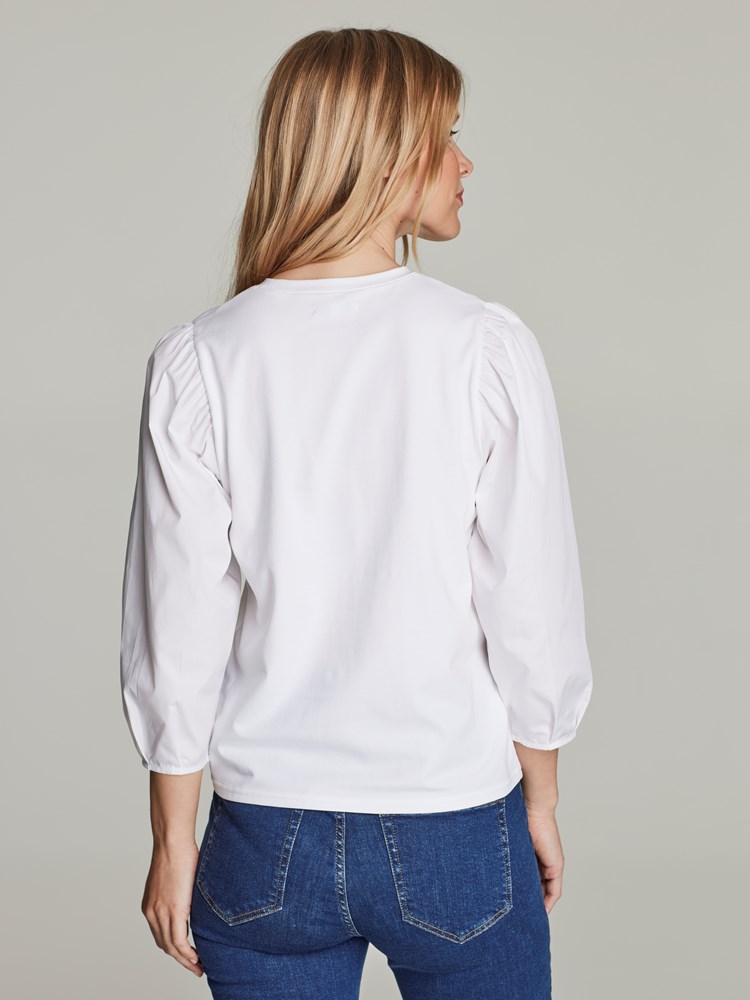 Emily topp 7249000_O79-JEANPAULFEMME-S22-Modell-back_72944_O68_Emily topp O68_Emily topp O68 7249000.jpg_