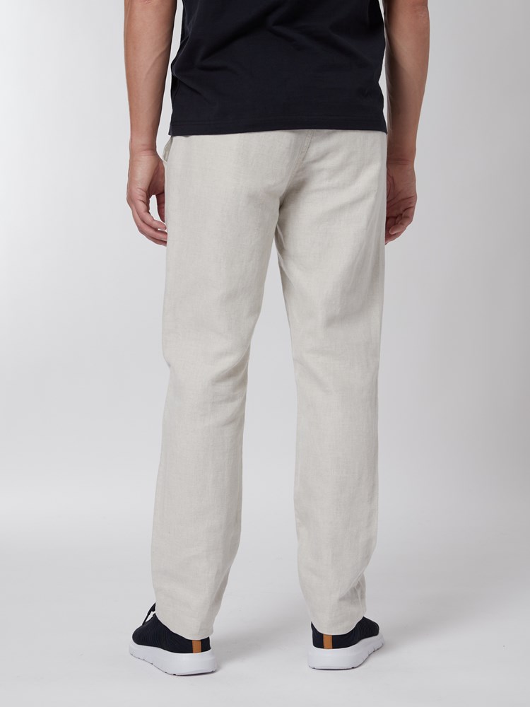 Slim natural chino 7249077_I4H-MRCAPUCHIN-S22-Modell-Back_chn=vic_3708_Slim natural chino I4H.jpg_Back||Back