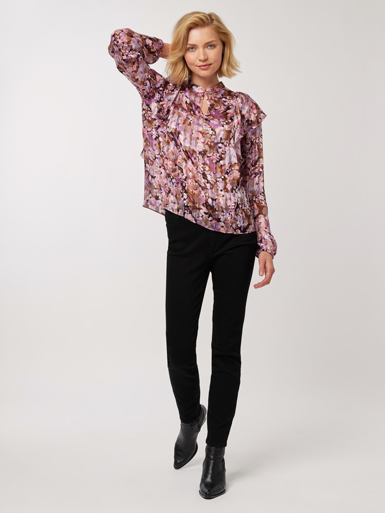 Idalia bluse 7249236_MKI-IN WEAR-S22-Modell-Left_chn=vic_5915_Idalia bluse MKI.jpg_Left||Left