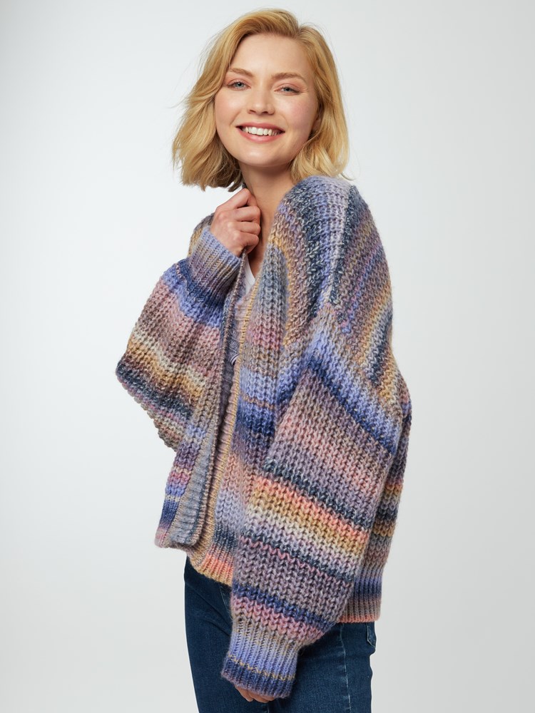 Effie cardigan 7249239_MKI-IN WEAR-S22-Modell-Left_chn=vic_45442_Effie cardigan MKI.jpg_Left||Left
