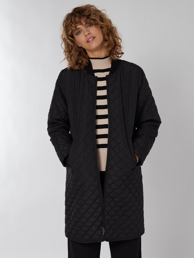 Serena quiltet jakke 7249399_CAB-BLU-S22-Modell-Front_chn=vic_3248_Serena quiltet jakke CAB 7249399.jpg_Front||Front