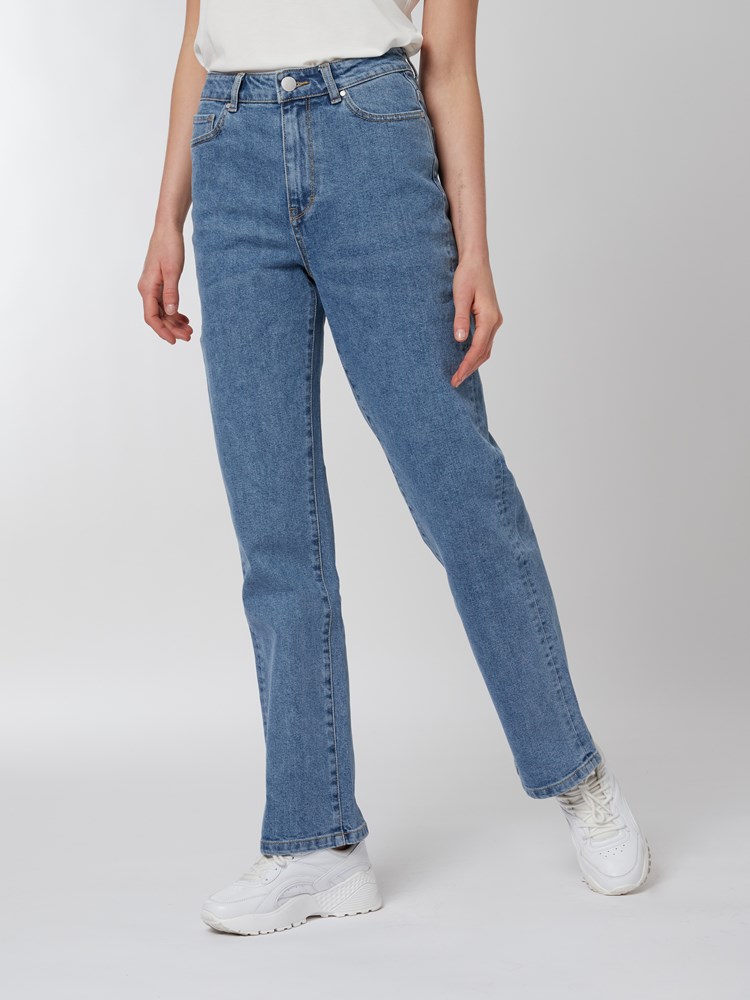 Dalia jeans 7249400_D06-DONNA-S22-Modell-Front_chn=vic_8320_Dalia jeans D06_Dalia jeans D06 7249400.jpg_Front||Front