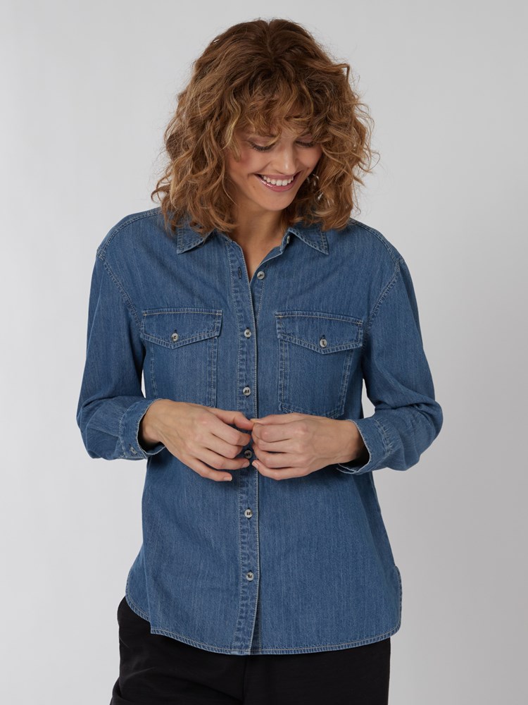 Dagny skjorte 7249420_ECL-BLU-S22-Modell-Front_chn=vic_4178_Dagny skjorte ECL 7249420.jpg_Front||Front