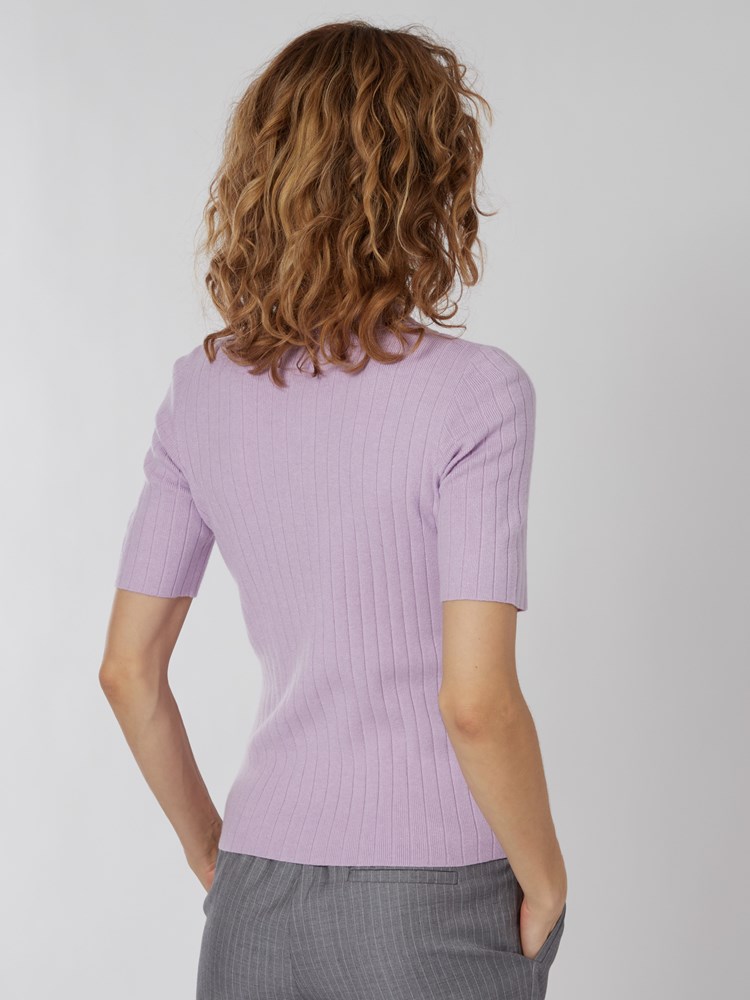 Chelsea kortermet polo 7249450_MMJ-BLU-S22-Modell-Back_chn=vic_6873_Chelsea kortermet polo MMJ.jpg_Back||Back