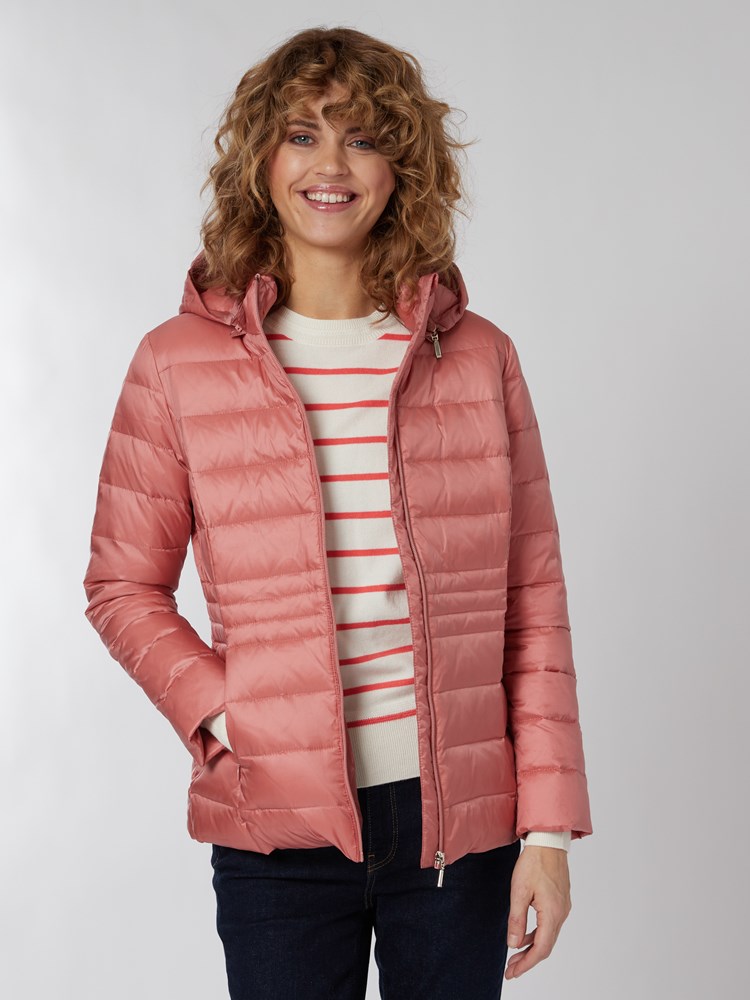Katinka dunjakke 7249457_MPP-MELL-S22-Modell-Front_chn=vic_3626_Katinka dunjakke MPP.jpg_Front||Front