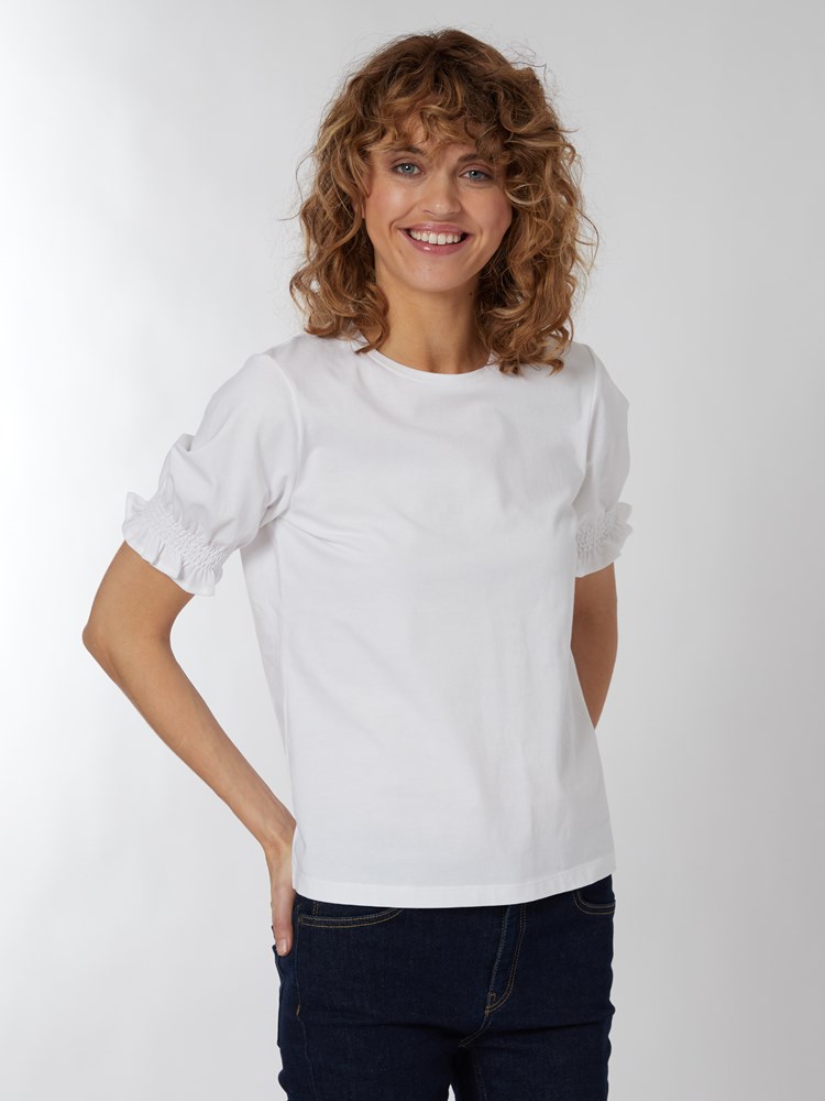 Erica topp 7249470_O68-MELL-S22-Modell-Front_chn=vic_9563_Erica topp O68 7249470.jpg_Front||Front