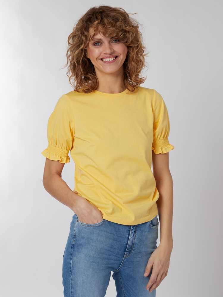 Erica topp 7249470_Q0F-MELL-S22-Modell-Front_chn=vic_6361_Erica topp Q0F 7249470.jpg_Front||Front