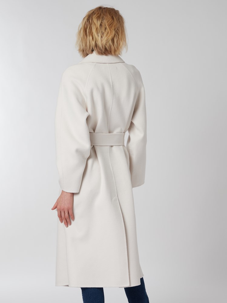 Aida kåpe 7249520_I2O-DONNA-S22-Modell-Back_chn=vic_549_Aida kåpe I2O_Aida kåpe I2O 7249520.jpg_Back||Back