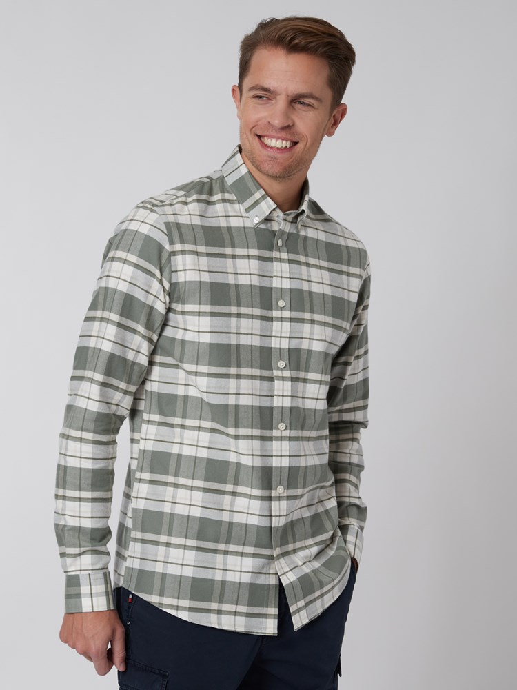 Andrew rutet skjorte 7249530_GMG-VESB-S22-Modell-Front_chn=vic_3741.jpg_Front||Front