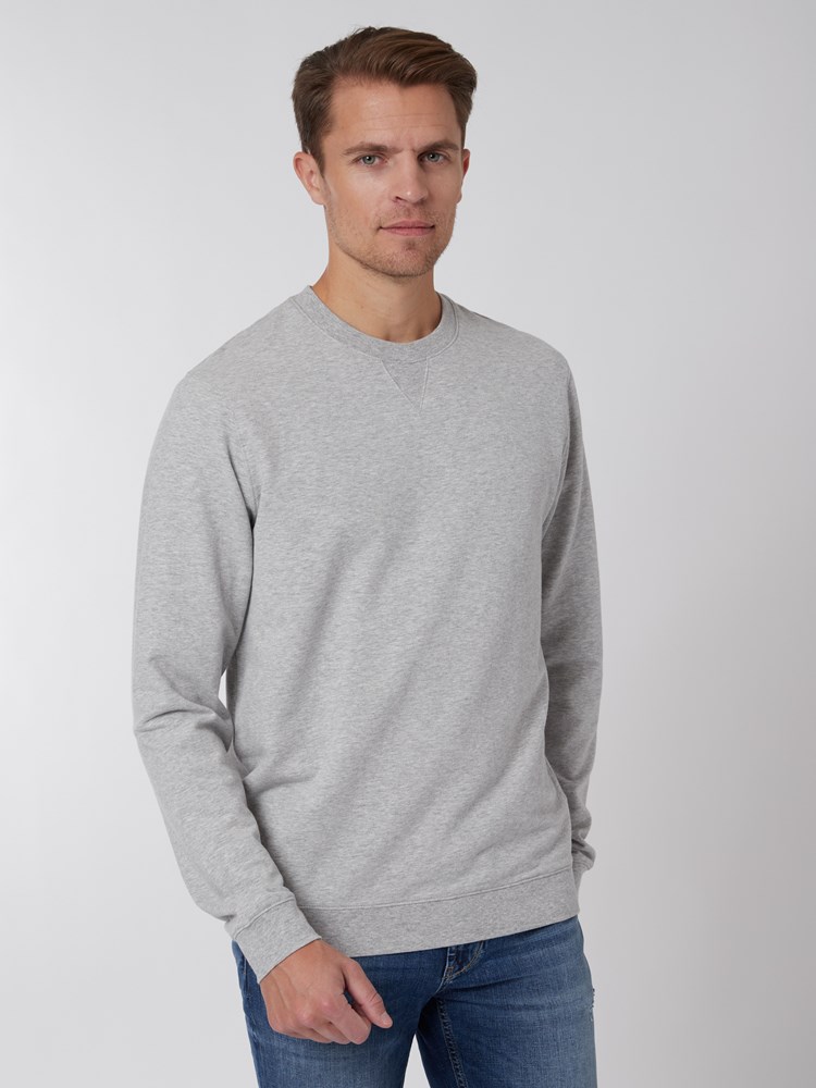 Christian genser 7249541_IEU-VESB-S22-Modell-Front_chn=vic_2393.jpg_Front||Front