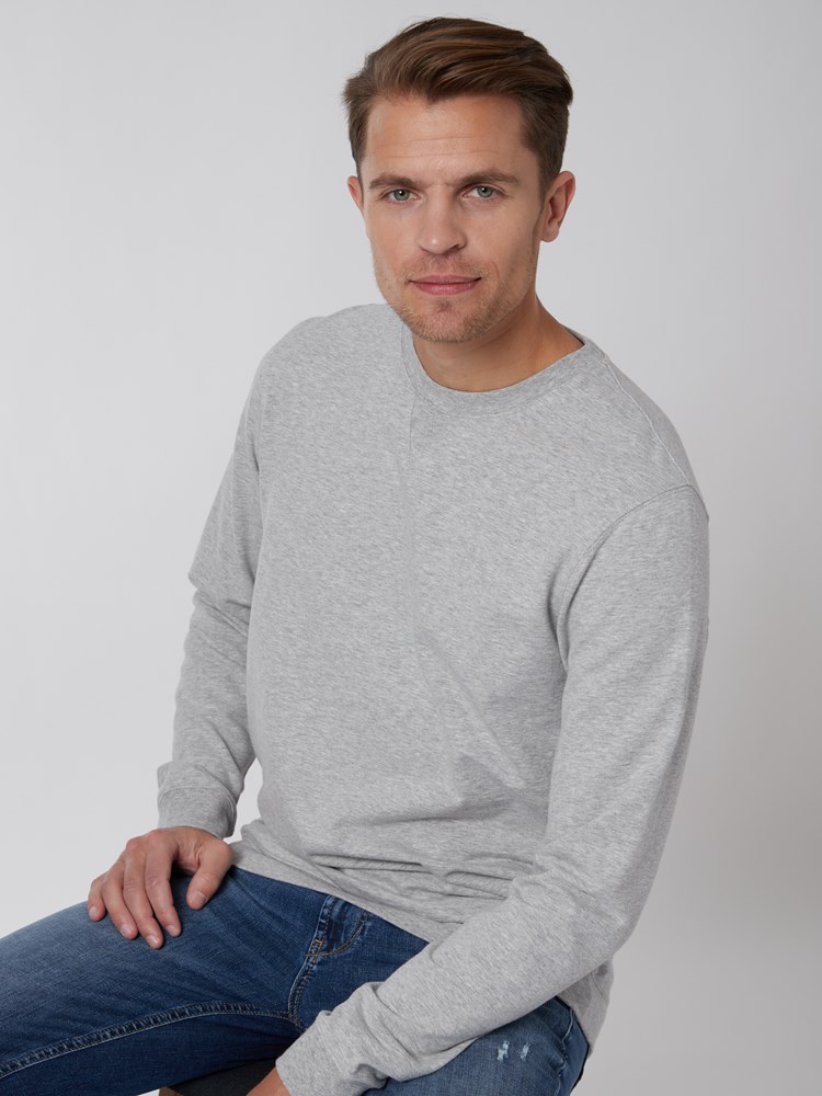 Christian genser 7249541_IEU-VESB-S22-Modell-Right_chn=vic_3517.jpg_Right||Right