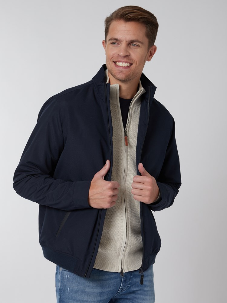 Cooper jakke 7249556_EM6-VESB-S22-Modell-Front_chn=vic_731.jpg_Front||Front