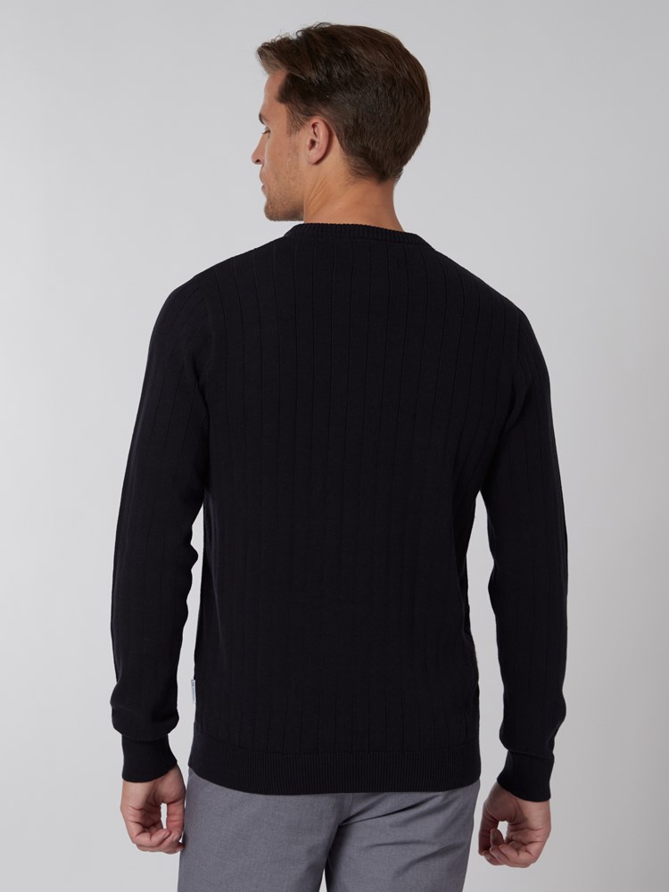 Caruso genser 7249559_C27-MRCAPUCHIN-S22-Modell-Back_chn=vic_6695_Caruso genser C27.jpg_Back||Back