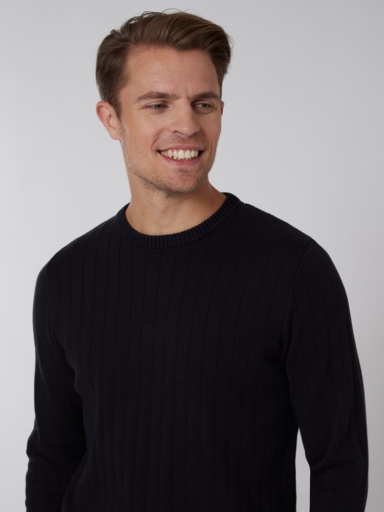 Caruso genser 7249559_C27-MRCAPUCHIN-S22-Modell-Front_chn=vic_9532_Caruso genser C27.jpg_Front||Front