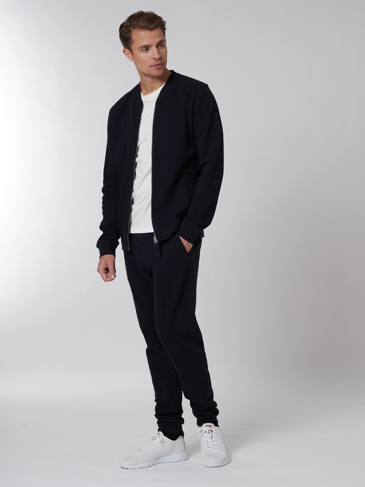 Giovanni zip jakke 7249565_C27-MRCAPUCHIN-S22-Modell-Front_chn=vic_2268_Giovanni zip jakke C27.jpg_Front||Front